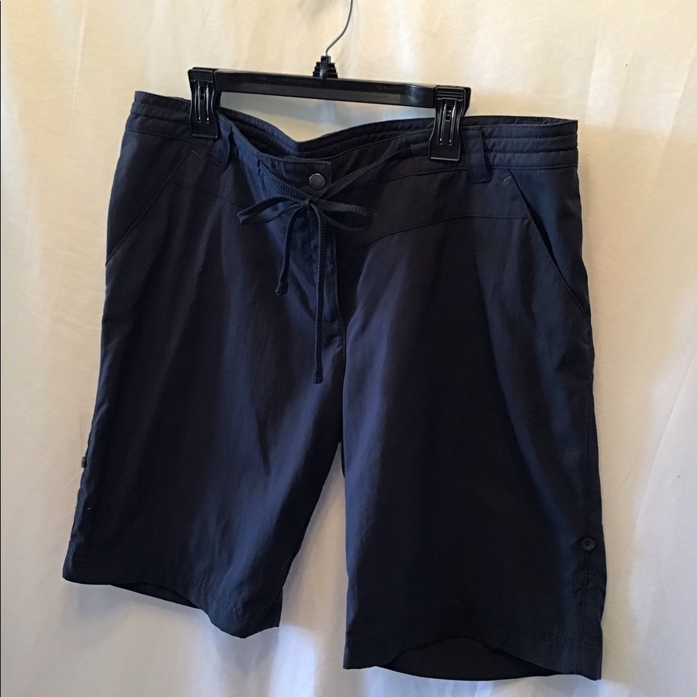 Jack Wolfskin navy shorts, EUC size medium